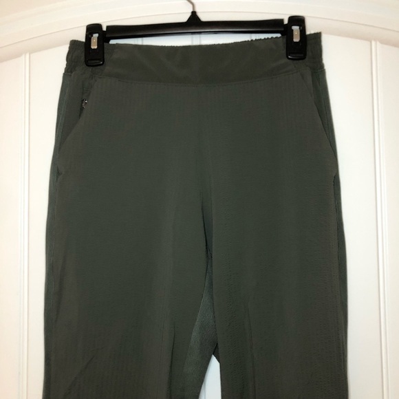Athleta Olive Green Textured Brooklyn Joggers Size 2 - Picture 4 of 12